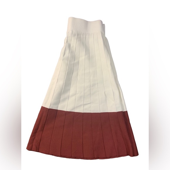 Ann Taylor Petite Women’s Colorblock Pleated Sweater Skirt - Picture 6 of 6